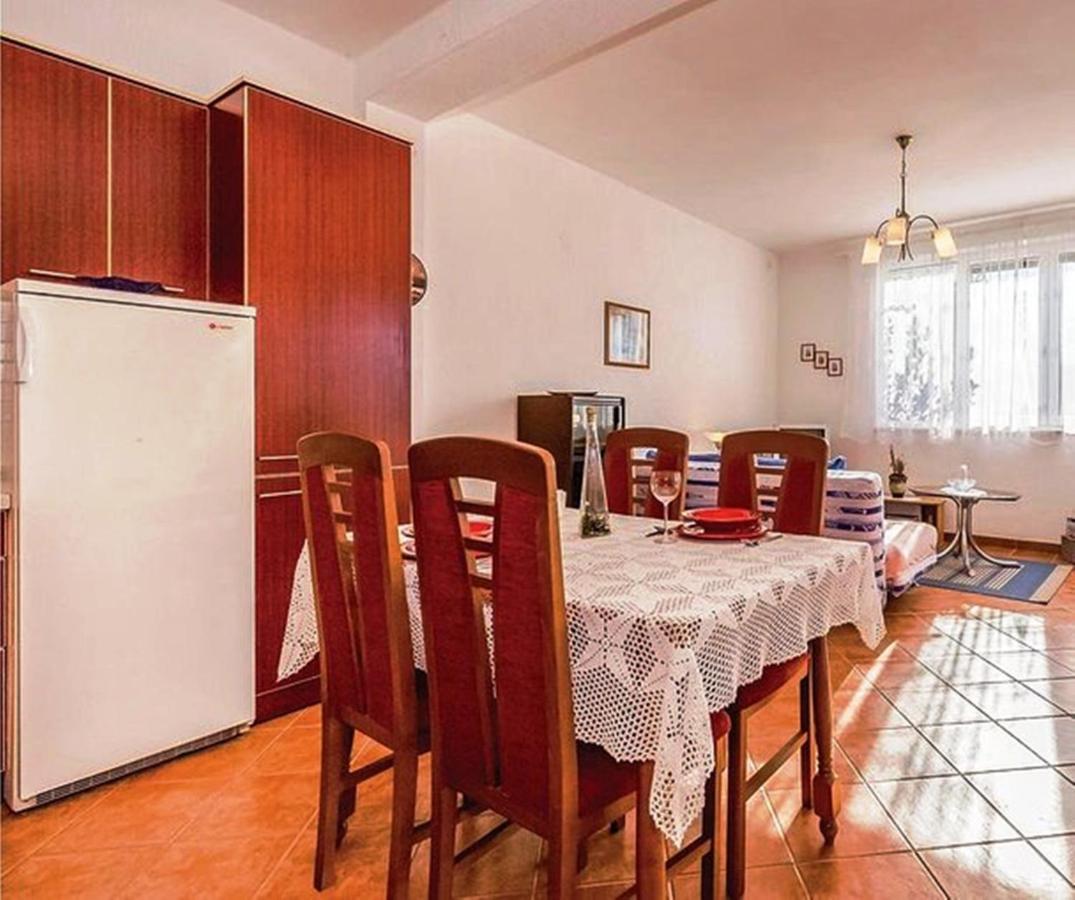 Cecillia Mare Apartments Ровінь Екстер'єр фото