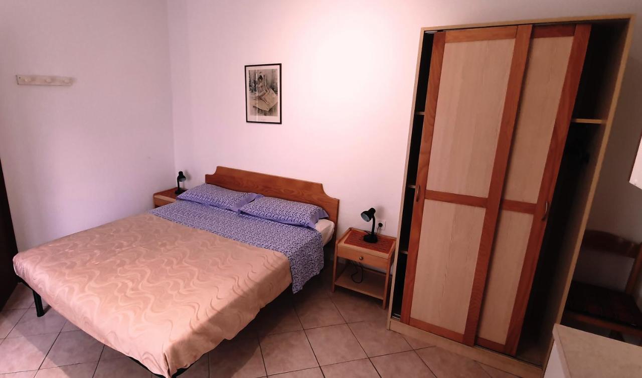 Cecillia Mare Apartments Ровінь Екстер'єр фото
