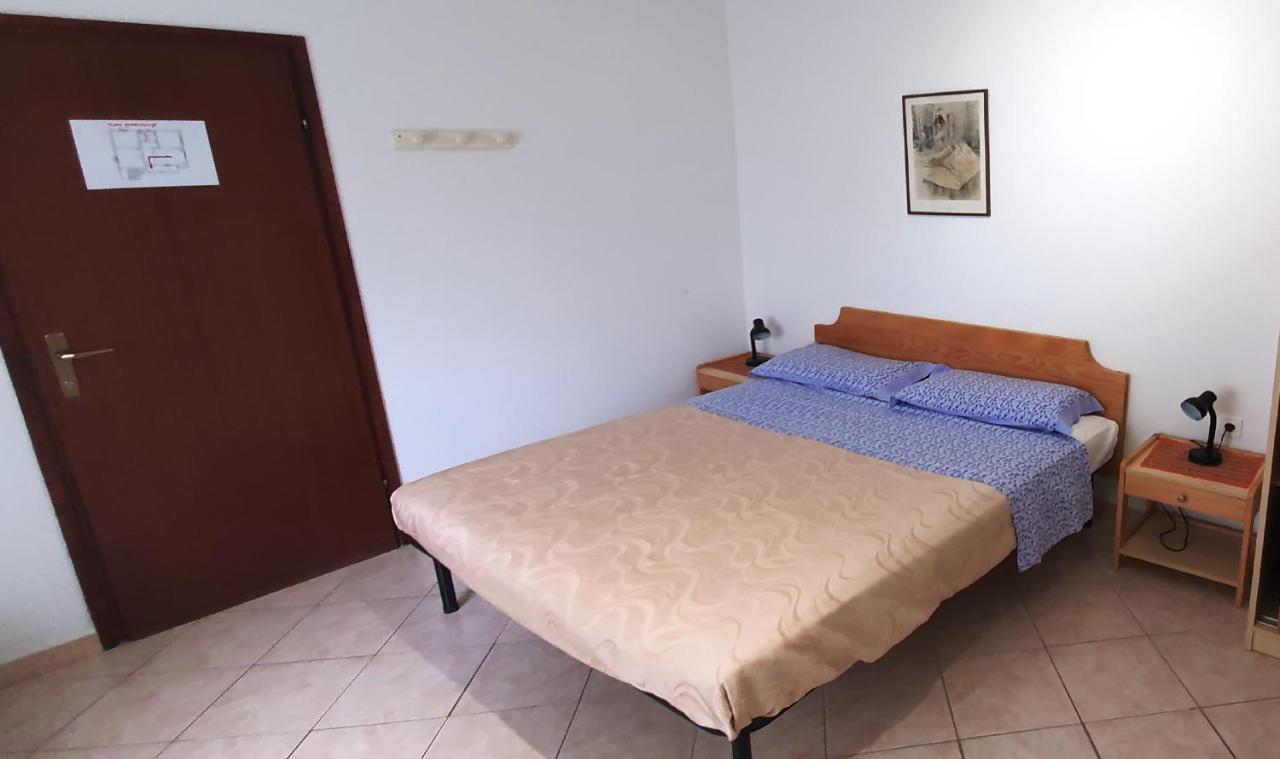 Cecillia Mare Apartments Ровінь Екстер'єр фото
