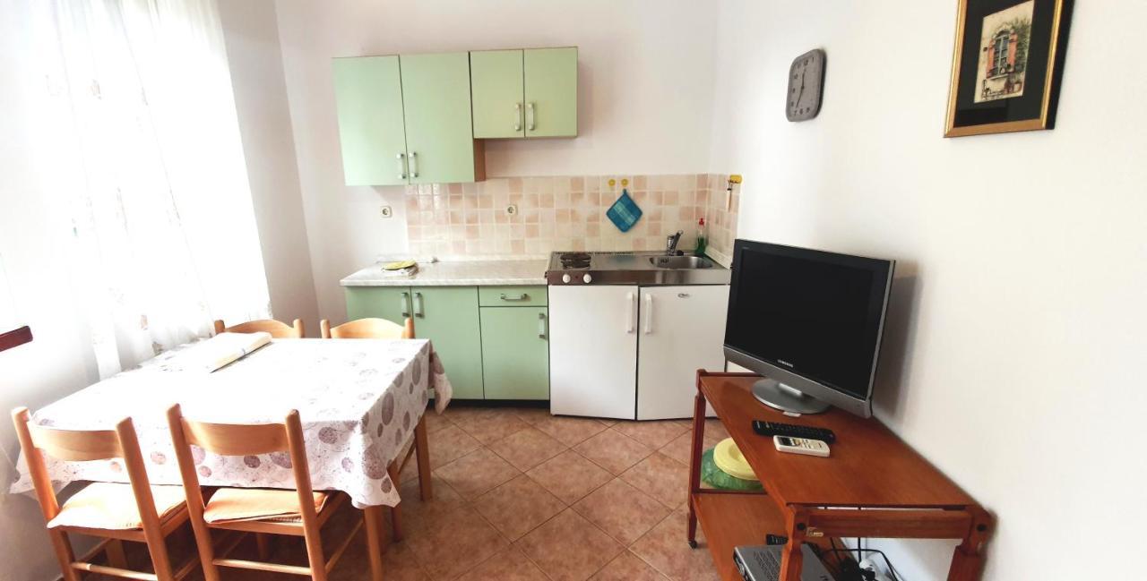Cecillia Mare Apartments Ровінь Екстер'єр фото