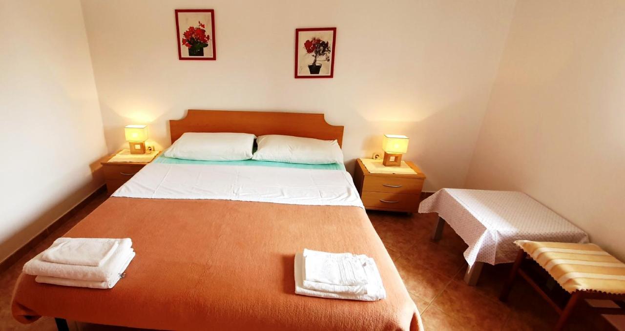 Cecillia Mare Apartments Ровінь Екстер'єр фото