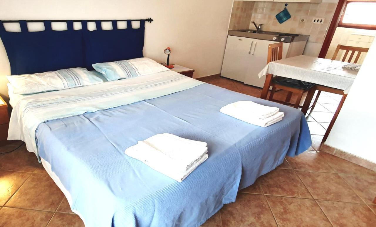 Cecillia Mare Apartments Ровінь Екстер'єр фото