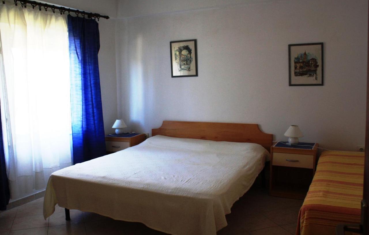 Cecillia Mare Apartments Ровінь Екстер'єр фото