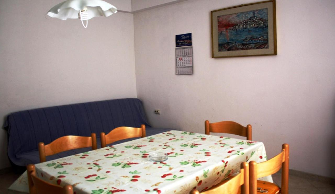 Cecillia Mare Apartments Ровінь Екстер'єр фото