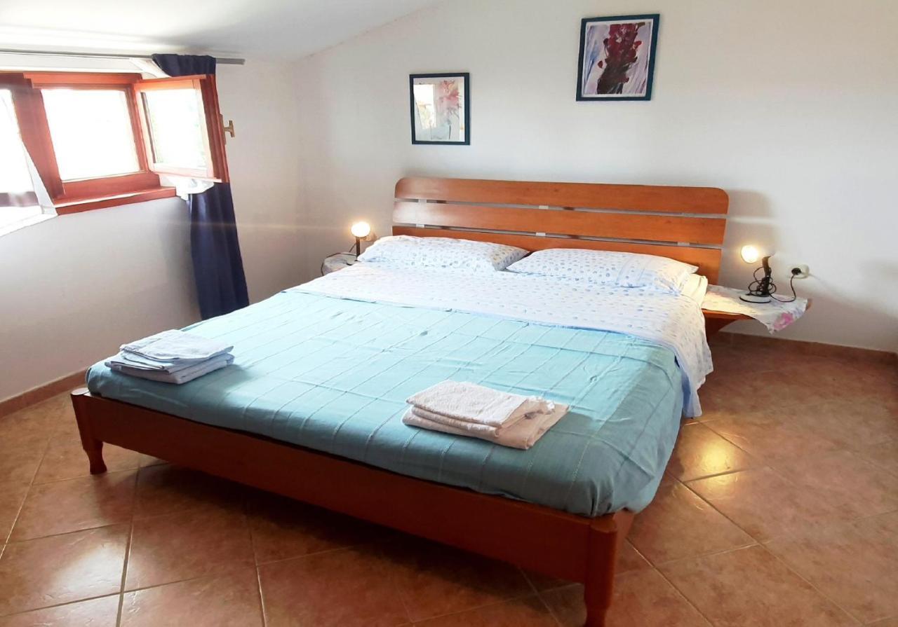Cecillia Mare Apartments Ровінь Екстер'єр фото