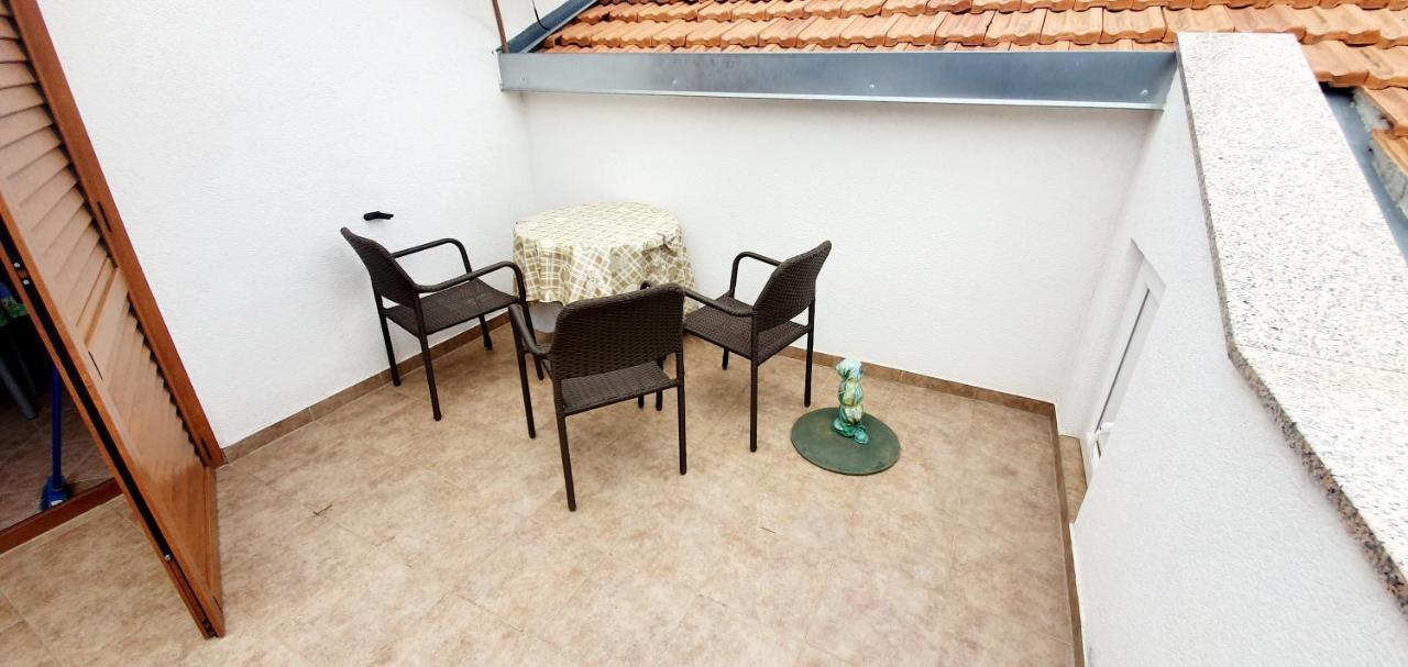 Cecillia Mare Apartments Ровінь Екстер'єр фото